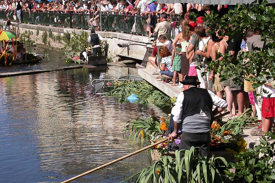 Marché flottant - Isle sur la Sorgue